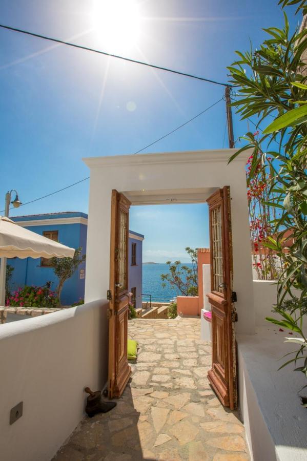Chic & Modern Apartments With Swim Access Chalki Town Exterior foto